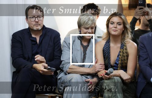 Amsterdam 18 september 2025
Prinses Eloise organiseert samen met Attire Amsterdam en My Lima Lima een modeshow . Haar ouders, Prins Constantijn en moeder Prinses Laurentien zijn natuurlijk aanwezig .