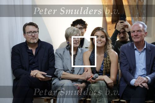 Amsterdam 18 september 2025
Prinses Eloise organiseert samen met Attire Amsterdam en My Lima Lima een modeshow . Haar ouders, Prins Constantijn en moeder Prinses Laurentien zijn natuurlijk aanwezig .