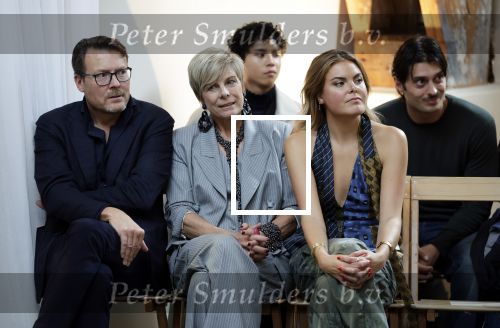 Amsterdam 18 september 2025
Prinses Eloise organiseert samen met Attire Amsterdam en My Lima Lima een modeshow . Haar ouders, Prins Constantijn en moeder Prinses Laurentien zijn natuurlijk aanwezig .