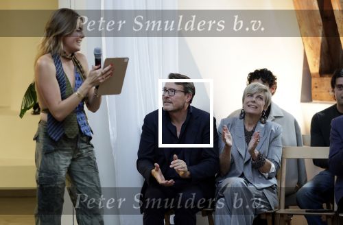 Amsterdam 18 september 2025
Prinses Eloise organiseert samen met Attire Amsterdam en My Lima Lima een modeshow . Haar ouders, Prins Constantijn en moeder Prinses Laurentien zijn natuurlijk aanwezig .