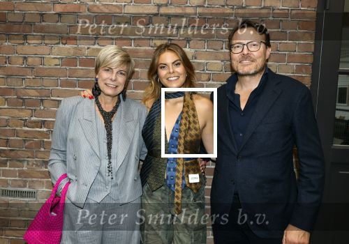 Amsterdam 18 september 2025
Prinses Eloise organiseert samen met Attire Amsterdam en My Lima Lima een modeshow . Haar ouders, Prins Constantijn en moeder Prinses Laurentien zijn natuurlijk aanwezig .
