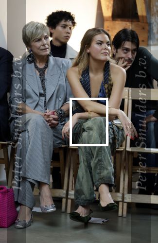 Amsterdam 18 september 2025
Prinses Eloise organiseert samen met Attire Amsterdam en My Lima Lima een modeshow . Haar ouders, Prins Constantijn en moeder Prinses Laurentien zijn natuurlijk aanwezig .