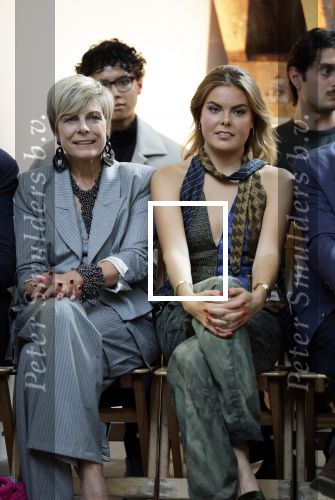 Amsterdam 18 september 2025
Prinses Eloise organiseert samen met Attire Amsterdam en My Lima Lima een modeshow . Haar ouders, Prins Constantijn en moeder Prinses Laurentien zijn natuurlijk aanwezig .