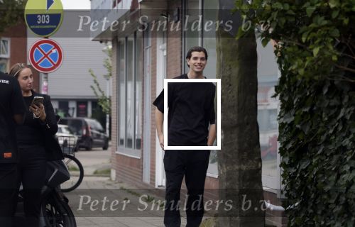 Amsterdam 18 september 2025
Prinses Eloise organiseert samen met Attire Amsterdam en My Lima Lima een modeshow . Haar ouders, Prins Constantijn en moeder Prinses Laurentien zijn natuurlijk aanwezig .