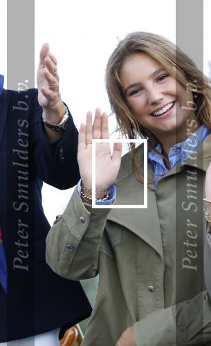 Amsterdam 24 augustus 202
Prins Maurits en Prinses MarilÃ¨ne hebben drie kinderen: Anna (geboren in 2001), Lucas (geboren in 2002), en Felicia (geboren in 2005). Hun volledige achternaam is Van Lippe-Biesterfeld van Vollenhoven . Prins Maurits neemt met zijn gezin de Vlootschouw af tijdens de laatste dag van Sail. Ze varen met de Groene Draeck.