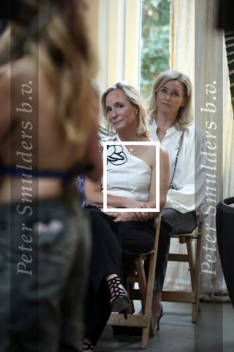Amsterdam 18 september 2025
Prinses Eloise organiseert samen met Attire Amsterdam en My Lima Lima een modeshow . Haar ouders, Prins Constantijn en moeder Prinses Laurentien zijn natuurlijk aanwezig .