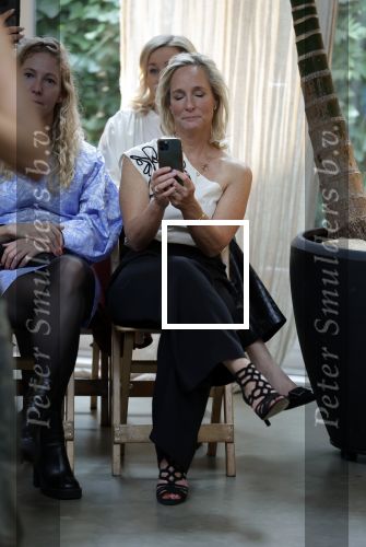 Amsterdam 18 september 2025
Prinses Eloise organiseert samen met Attire Amsterdam en My Lima Lima een modeshow . Haar ouders, Prins Constantijn en moeder Prinses Laurentien zijn natuurlijk aanwezig .