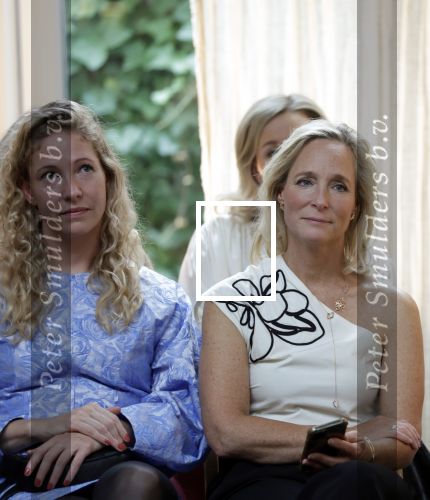 Amsterdam 18 september 2025
Prinses Eloise organiseert samen met Attire Amsterdam en My Lima Lima een modeshow . Haar ouders, Prins Constantijn en moeder Prinses Laurentien zijn natuurlijk aanwezig .