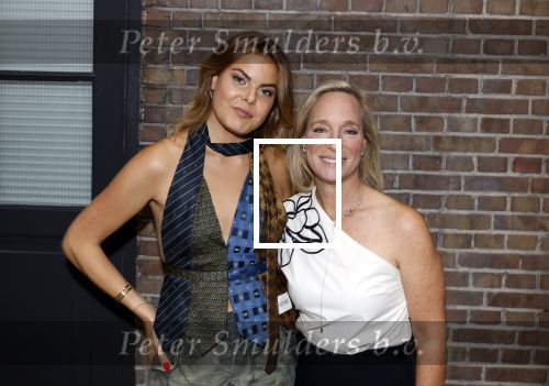 Amsterdam 18 september 2025
Prinses Eloise organiseert samen met Attire Amsterdam en My Lima Lima een modeshow . Haar ouders, Prins Constantijn en moeder Prinses Laurentien zijn natuurlijk aanwezig .
