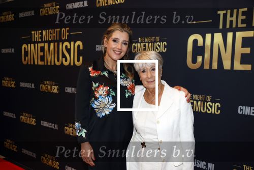 Amsterdam 12 september 2025
Uitreiking Cinemusic Rembrandt Oeuvre Award - tijdens The Night Of Cinemusic in het Concertgebouw. Jeroen Krabbe krijgt Ouvre prijs uit handen van Rene Mioch . Tina de Bruin met haar schoonmoeder Puck Croiset