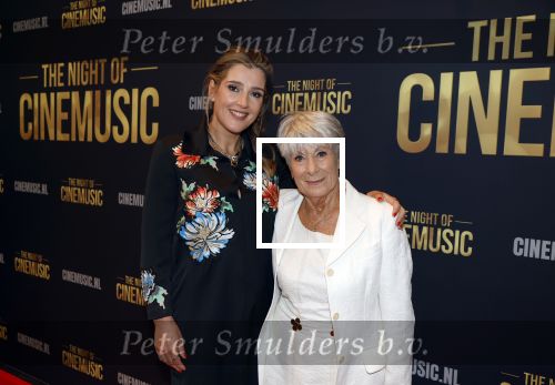 Amsterdam 12 september 2025
Uitreiking Cinemusic Rembrandt Oeuvre Award - tijdens The Night Of Cinemusic in het Concertgebouw. Jeroen Krabbe krijgt Ouvre prijs uit handen van Rene Mioch . Tina de Bruin met haar schoonmoeder Puck Croiset