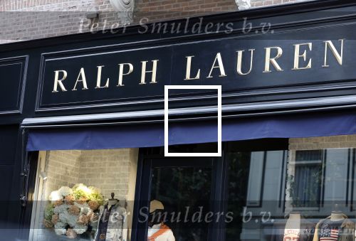 Amsterdam 26 augustus 2026
Logo\'s van de winkels op de pc hooftstraat . DE Winkelstraat van Nederland . Ralph Lauren