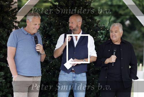Kaatsheuvel 8 september 2025
Persevent van de Gi-Ga Gantische Kerstshow in de efteling met oa Rene Froger Gert Verhulst Kabouter Plop K3 en Marie Verhulst . Koen Sanders