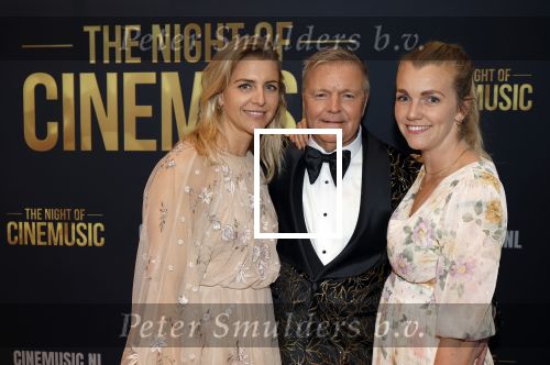 Amsterdam 12 september 2025
Uitreiking Cinemusic Rembrandt Oeuvre Award - tijdens The Night Of Cinemusic in het Concertgebouw. Jeroen Krabbe krijgt Ouvre prijs uit handen van Rene Mioch . Rene Mioch met zijn dochters