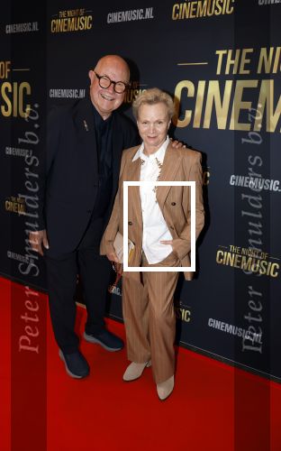 Amsterdam 12 september 2025
Uitreiking Cinemusic Rembrandt Oeuvre Award - tijdens The Night Of Cinemusic in het Concertgebouw. Jeroen Krabbe krijgt Ouvre prijs uit handen van Rene Mioch . Renee Soutendijk kwam met man Thed Lensen