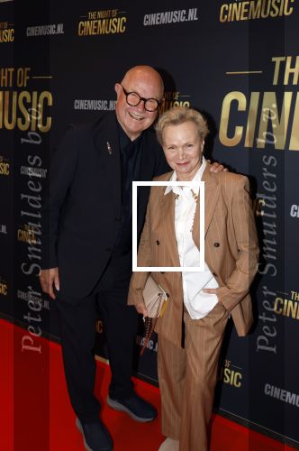 Amsterdam 12 september 2025
Uitreiking Cinemusic Rembrandt Oeuvre Award - tijdens The Night Of Cinemusic in het Concertgebouw. Jeroen Krabbe krijgt Ouvre prijs uit handen van Rene Mioch . Renee Soutendijk kwam met man Thed Lensen