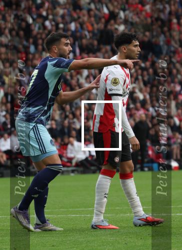Eindhoven, 21 September 2025
PSV-AJAX, Eindstand 2-2
Kompetitie seizoen 2025-2026
Ricardo Pepi in duel met Josip Sutalo