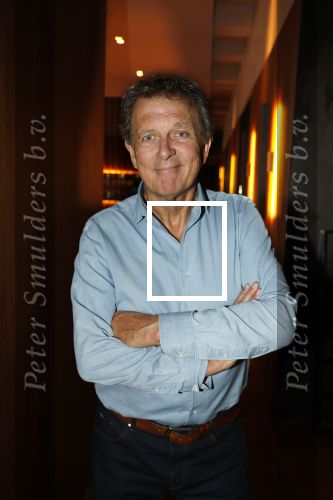 Amsterdam 26 september 2025
Boekpresentatie Simone v d Ende in restaurant Rijks . Chantal Janzen ontvangt het eerste boek . Robert ten Brink kwam met zijn vrouw Roos