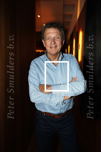 Amsterdam 26 september 2025
Boekpresentatie Simone v d Ende in restaurant Rijks . Chantal Janzen ontvangt het eerste boek . Robert ten Brink kwam met zijn vrouw Roos