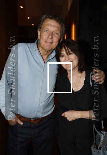 Amsterdam 26 september 2025
Boekpresentatie Simone v d Ende in restaurant Rijks . Chantal Janzen ontvangt het eerste boek . Robert ten Brink kwam met zijn vrouw Roos