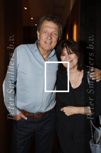 Amsterdam 26 september 2025
Boekpresentatie Simone v d Ende in restaurant Rijks . Chantal Janzen ontvangt het eerste boek . Robert ten Brink kwam met zijn vrouw Roos