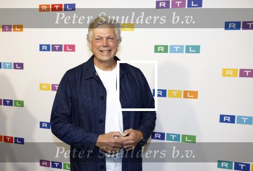 Hilversum 27 augustus 2025
De deelnemers van Expeditie Robinson 2025 zijn Nordin Besling
Matyas Bittenbinder
Demi de Boer
Yesim Candan

Vincent Croiset
Roos Dickmann
Koen Pieter van Dijk
Kevin Hassing
Roelof Hemmen
Camiel Kesbeke
Twan Kuyper
Amije Roos van der Laan
Stefania Liberakakis
Robin Martens
Churandy Martina
Florentien van der Meulen
Linda Wagenmakers
Marieke Westenenk
Lies Zhara
De presentatie is in handen van Nicolette Kluijver en Edson da Graca