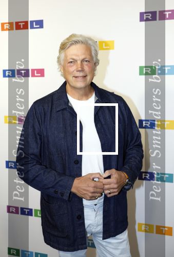 Hilversum 27 augustus 2025
De deelnemers van Expeditie Robinson 2025 zijn Nordin Besling
Matyas Bittenbinder
Demi de Boer
Yesim Candan

Vincent Croiset
Roos Dickmann
Koen Pieter van Dijk
Kevin Hassing
Roelof Hemmen
Camiel Kesbeke
Twan Kuyper
Amije Roos van der Laan
Stefania Liberakakis
Robin Martens
Churandy Martina
Florentien van der Meulen
Linda Wagenmakers
Marieke Westenenk
Lies Zhara
De presentatie is in handen van Nicolette Kluijver en Edson da Graca