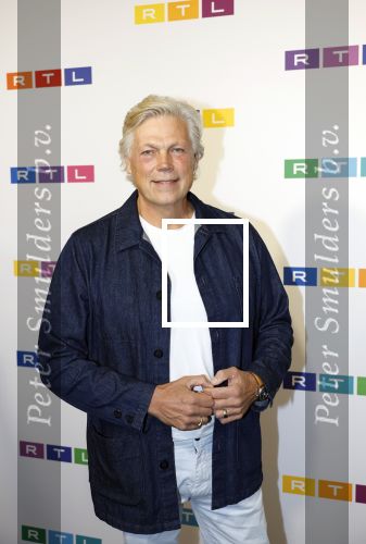 Hilversum 27 augustus 2025
De deelnemers van Expeditie Robinson 2025 zijn Nordin Besling
Matyas Bittenbinder
Demi de Boer
Yesim Candan

Vincent Croiset
Roos Dickmann
Koen Pieter van Dijk
Kevin Hassing
Roelof Hemmen
Camiel Kesbeke
Twan Kuyper
Amije Roos van der Laan
Stefania Liberakakis
Robin Martens
Churandy Martina
Florentien van der Meulen
Linda Wagenmakers
Marieke Westenenk
Lies Zhara
De presentatie is in handen van Nicolette Kluijver en Edson da Graca