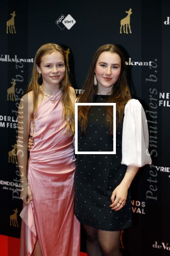 Utrecht 26 september 2025
Premiere voor de meisjes tijdens openingsavond Filmdagen Utrecht 2025 in de stadsschouwburg .  Rosa v Leeuwen en Frederique v Baarsen