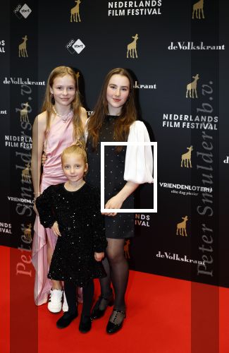 Utrecht 26 september 2025
Premiere voor de meisjes tijdens openingsavond Filmdagen Utrecht 2025 in de stadsschouwburg .  Rosa v Leeuwen en Frederique v Baarsen