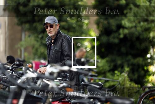 Amsterdam 23 september 2025
Ruud Hendriks bellend op straat in Amsterdam
