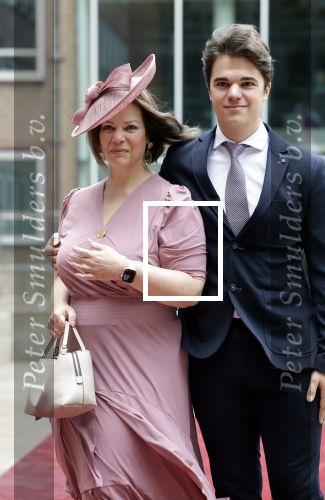 Den Haag 16 september 2025
Prinsjesdag 2025 in Den Haag . Sandra Palmen-Schlangen poseert met haar zoon Floris