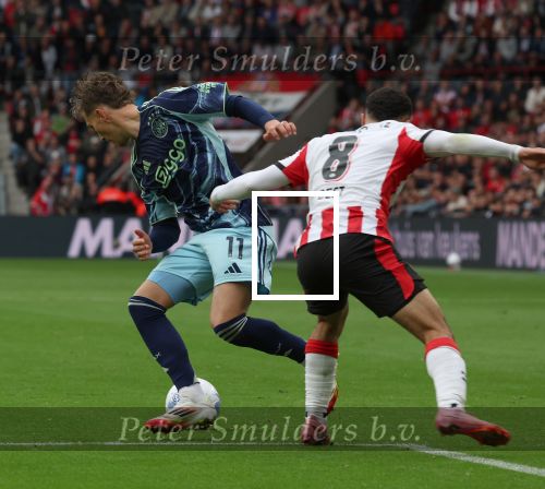 Eindhoven, 21 September 2025
PSV-AJAX, Eindstand 2-2
Kompetitie seizoen 2025-2026
Sergino Dest met Mika Godts