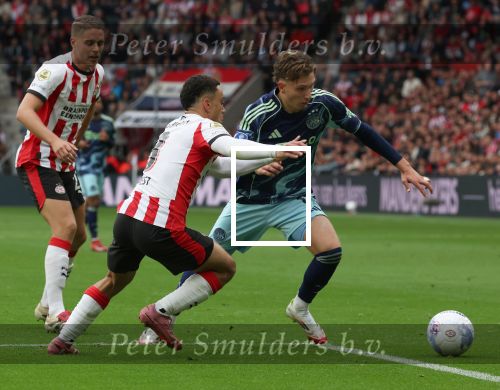 Eindhoven, 21 September 2025
PSV-AJAX, Eindstand 2-2
Kompetitie seizoen 2025-2026
Sergino Dest met Mika Godts