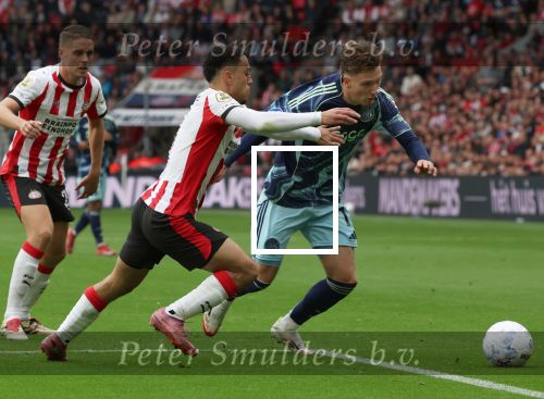 Eindhoven, 21 September 2025
PSV-AJAX, Eindstand 2-2
Kompetitie seizoen 2025-2026
Sergino Dest met Mika Godts
