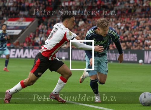Eindhoven, 21 September 2025
PSV-AJAX, Eindstand 2-2
Kompetitie seizoen 2025-2026
Sergino Dest met Mika Godts