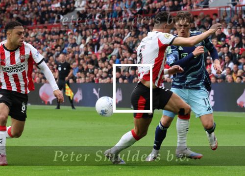 Eindhoven, 21 September 2025
PSV-AJAX, Eindstand 2-2
Kompetitie seizoen 2025-2026
Sergino Dest met Mika Godts