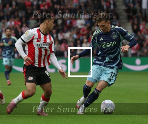 Eindhoven, 21 September 2025
PSV-AJAX, Eindstand 2-2
Kompetitie seizoen 2025-2026
Sergino Dest met Mika Godts