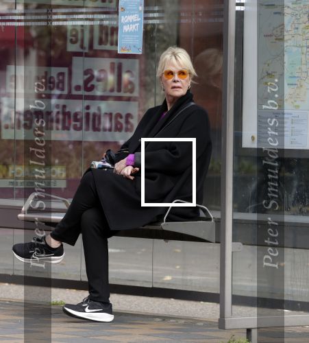 Amsterdam 25 september 2025
Sheila de Vries wacht op de metro in Amsterdam zuid.
