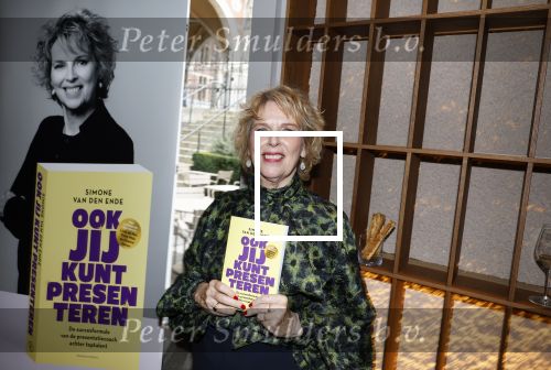 Amsterdam 26 september 2025
Boekpresentatie Simone v d Ende in restaurant Rijks . Chantal Janzen ontvangt het eerste boek .