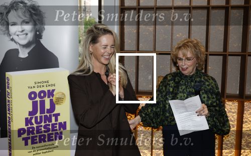 Amsterdam 26 september 2025
Boekpresentatie Simone v d Ende in restaurant Rijks . Chantal Janzen ontvangt het eerste boek .