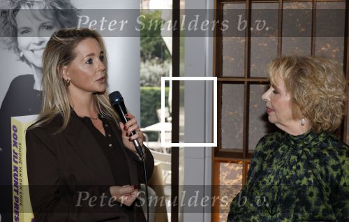 Amsterdam 26 september 2025
Boekpresentatie Simone v d Ende in restaurant Rijks . Chantal Janzen ontvangt het eerste boek .