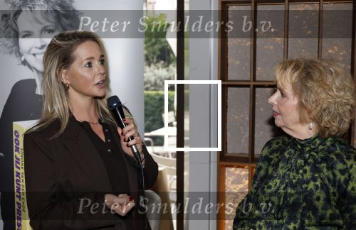 Amsterdam 26 september 2025
Boekpresentatie Simone v d Ende in restaurant Rijks . Chantal Janzen ontvangt het eerste boek .