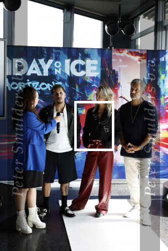 Amsterdam 2 september 2025
Presentatie Holiday on ice met Sita Vermeulen Tommie Christiaan en Jody Bernal. Presentatie was in het double tree hotel.