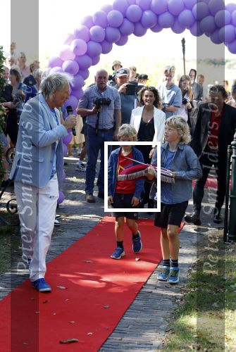 Oldehoktwolde 7 september 2025
opening FilmKerk Wolvega door oa  Steven de Jong Syb v d Ploeg Tatum Dagelet en Sylvana IJsselmuiden . Steven met zijn zoons