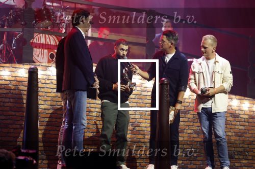 Tilburg 29 september 2025
Buma prijzen worden uitgereikt in 013 in Tilburg . Sven Versteeg met andere schrijvers