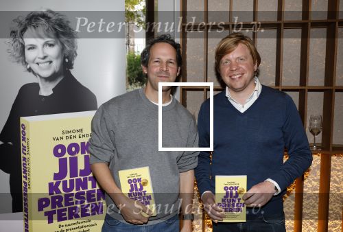 Amsterdam 26 september 2025
Boekpresentatie Simone v d Ende in restaurant Rijks . Chantal Janzen ontvangt het eerste boek . Victor Mids en Oscar Verpoort