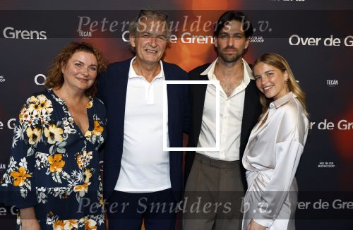 Amsterdam 26 augustus 2025
Premiere over de Grens in het vondelpark . De cast bestaat uit Manuel Broekman Jasmine Sendar Nienke Plas Vincent Banic en Elisabeth Puglia. Vincent Banic met vriendin en .....