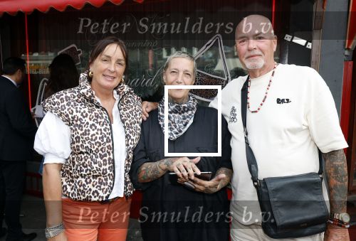 Amsterdam 26 augustus 2025
Presentatie tassenlijn Studio Noos bij cafe Nol .
Mick Harren en Imca Marina treden op. Willem v Boxtel met zijn vrouw