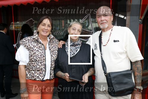 Amsterdam 26 augustus 2025
Presentatie tassenlijn Studio Noos bij cafe Nol .
Mick Harren en Imca Marina treden op. Willem v Boxtel met zijn vrouw